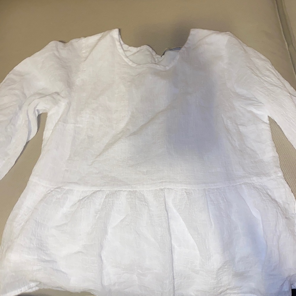 Abercrombie and Fitch top white never been worn